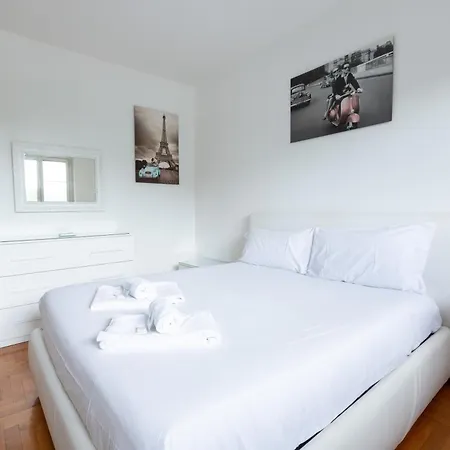 San Siro Large Flat *